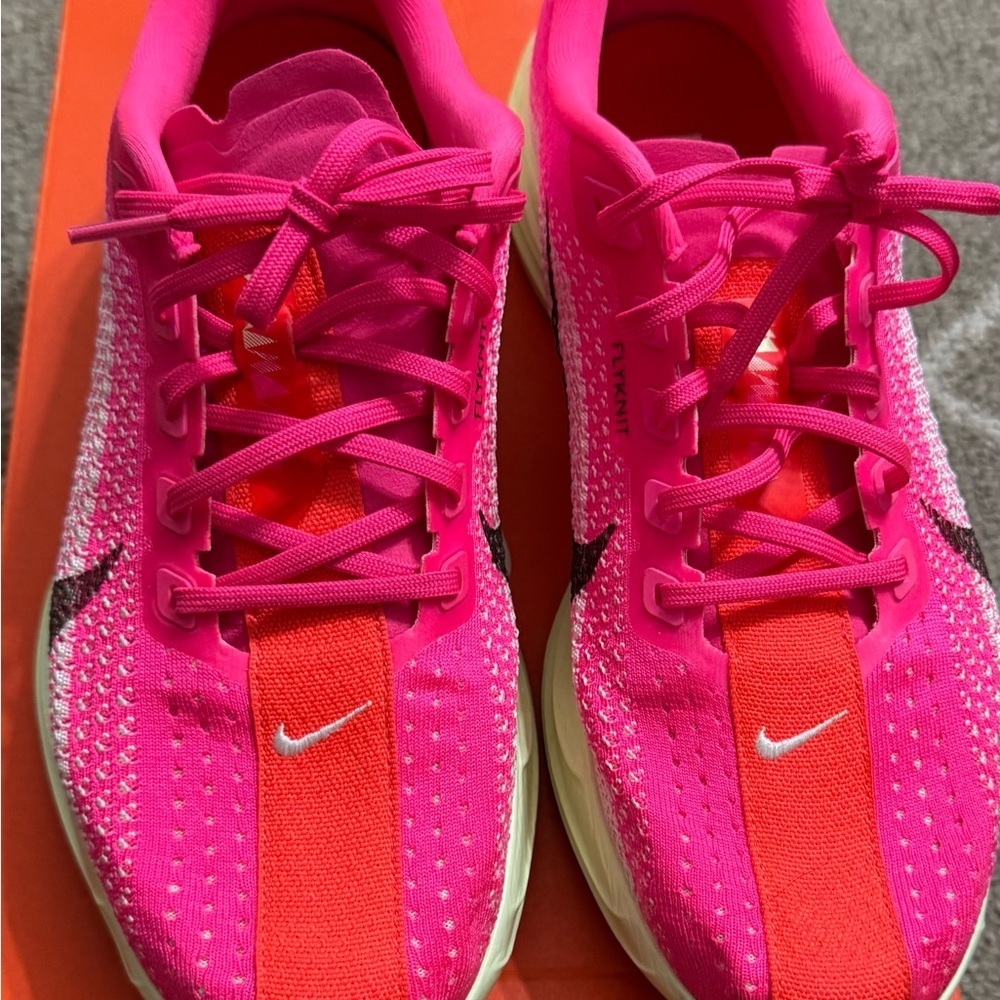 Nike Women's Bright Pink Athletic Shoes